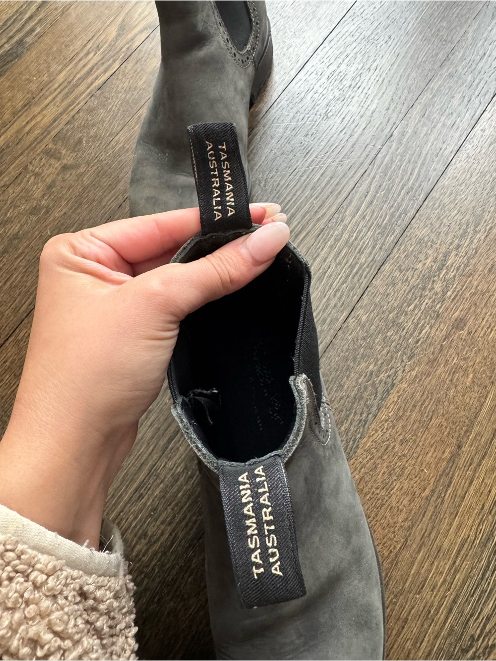 Blundstone Women's Chelsea Ankle Boots in Gray - Picture 4 of 4